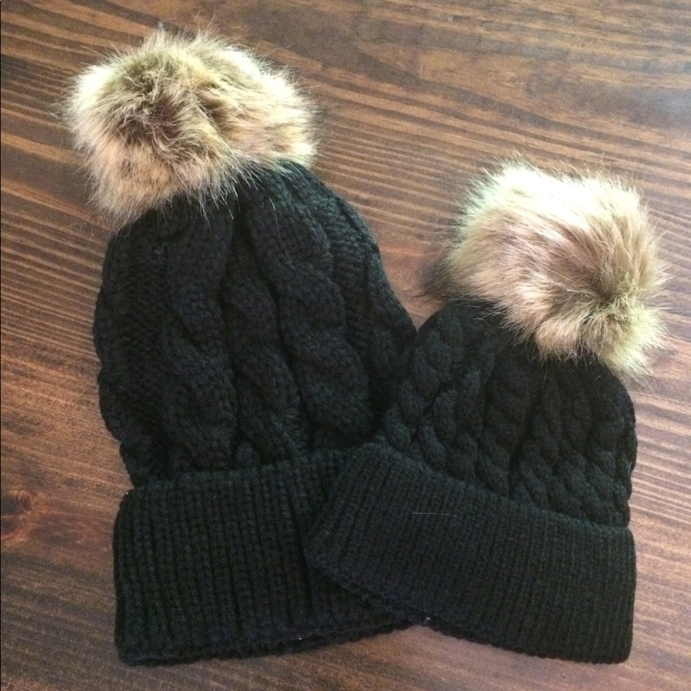 Black Knit Mommy & Me Pom Pom Beanie